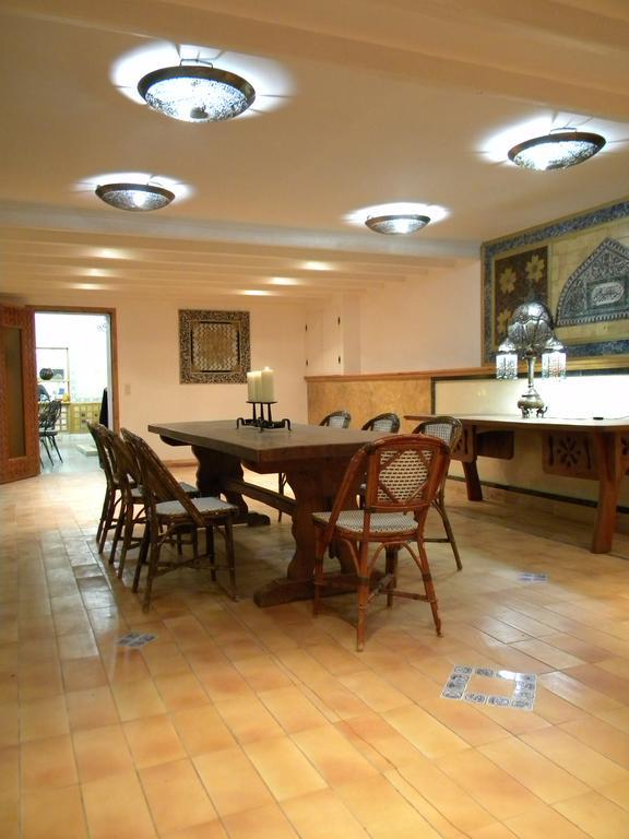 Les Arbousiers Hotell Céret Eksteriør bilde